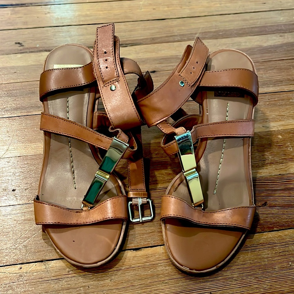 GUC Dolce Vita Tan and Gold Wedge Sandals, Size 7